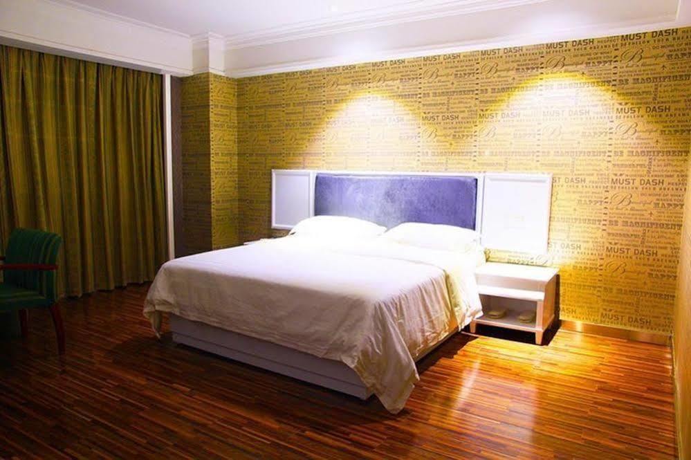 New Zhongxun Business Hotel Yueyang Extérieur photo