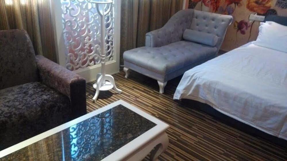 New Zhongxun Business Hotel Yueyang Extérieur photo