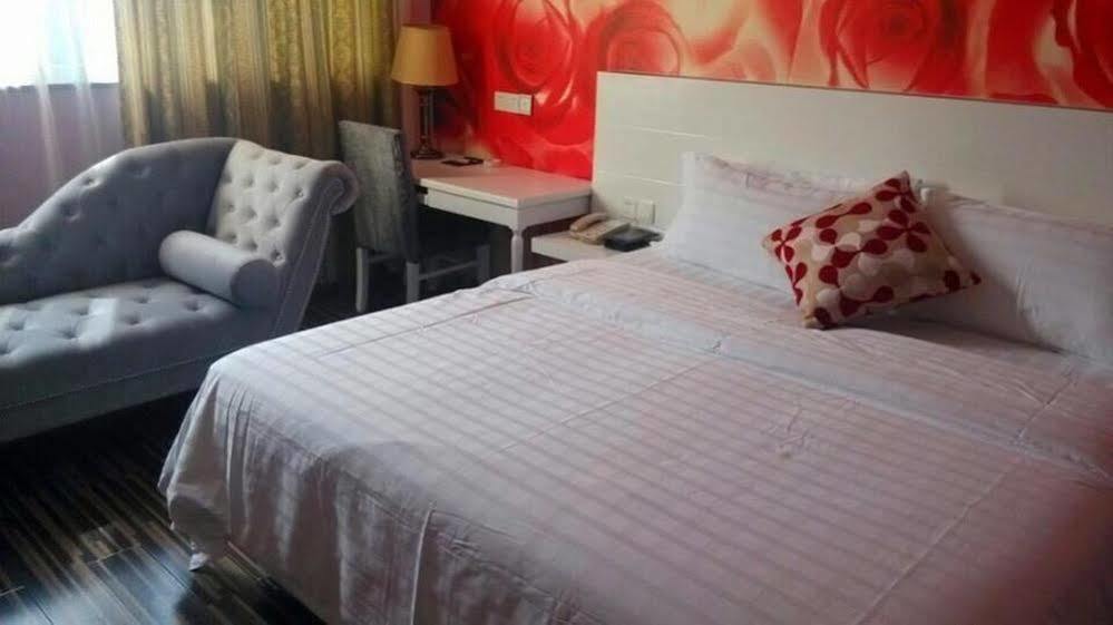 New Zhongxun Business Hotel Yueyang Extérieur photo